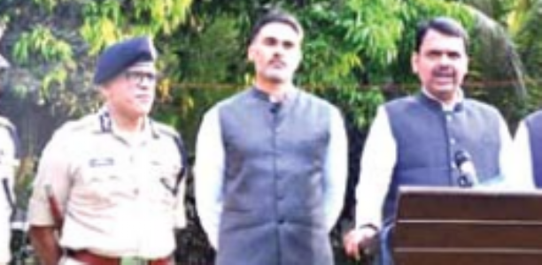 विशेष कामगिरी करणाऱ्या जवानांना पदक देणार : मुख्यमंत्री